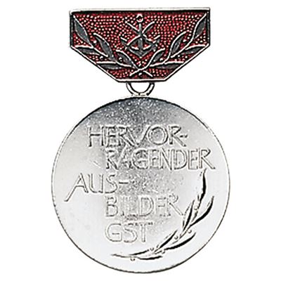 Medaile vyznamenání GST AUSBILDE STØÍBRNÁ